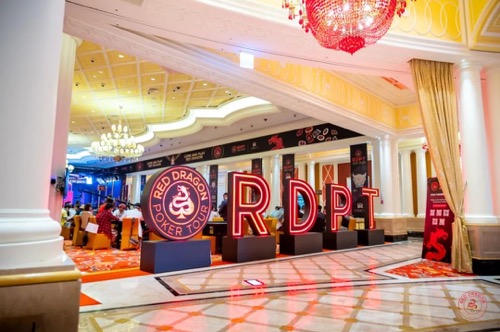 【红龙杯夏日济州站】圆满落幕！于伯弘气势如虹优势夺取红龙杯主赛事冠军宝座！登顶加冕！11月济州扑克嘉年华相约续写神话传奇！